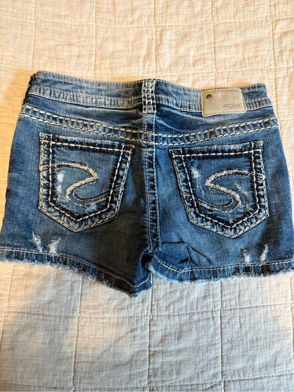 Silver Jeans Co. Aiko Mid Shorts Size 27 Distressed Denim Jean Shorts